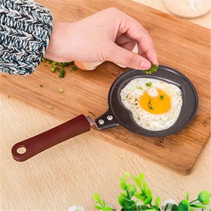 Heart-Shaped Nonstick Egg Pan