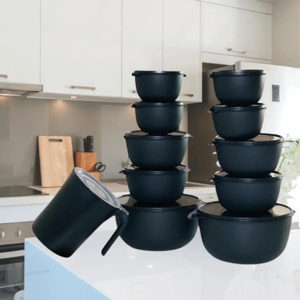 Set of 10 Airtight Containers with Lids and Jug